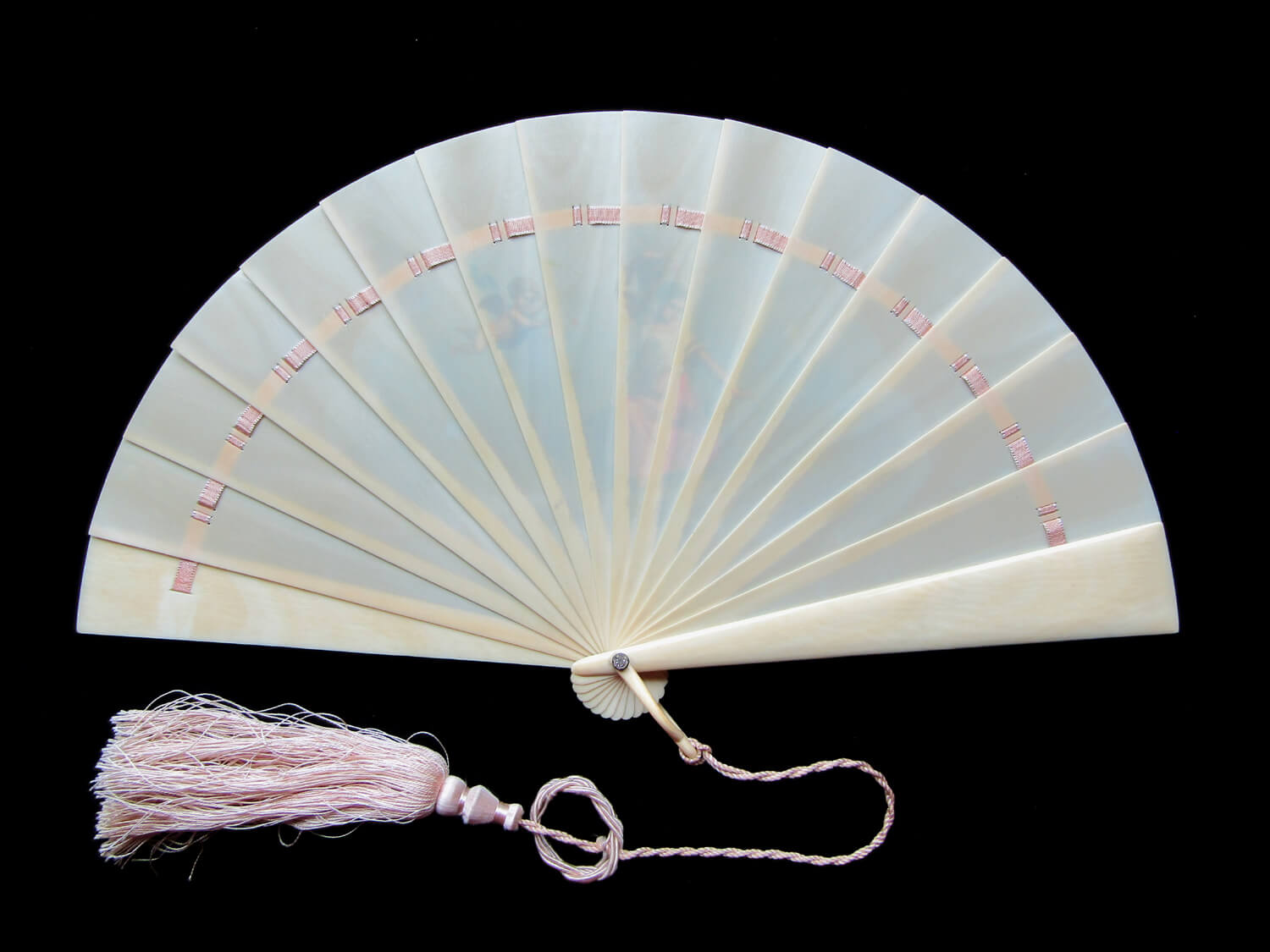 Picking-Flowers-with-Cupid-Painted-Brise-Fan-05