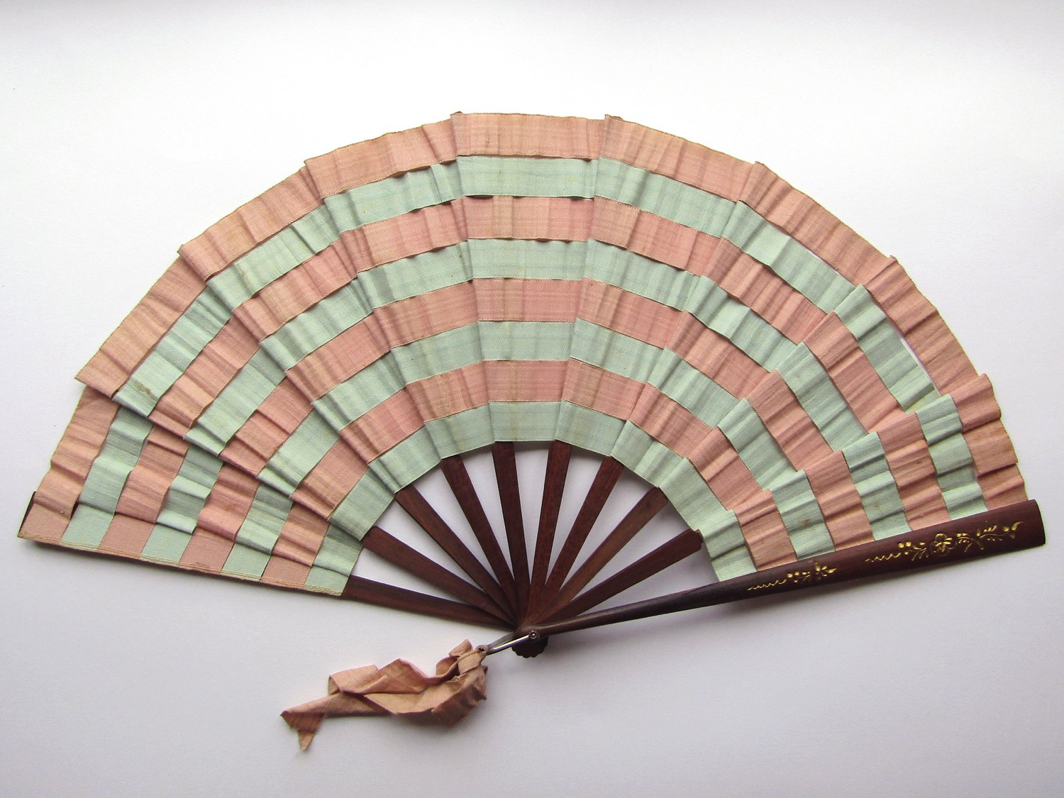 Rare-Victorian-Trick-Fan-Eventail-a-dislocation-07