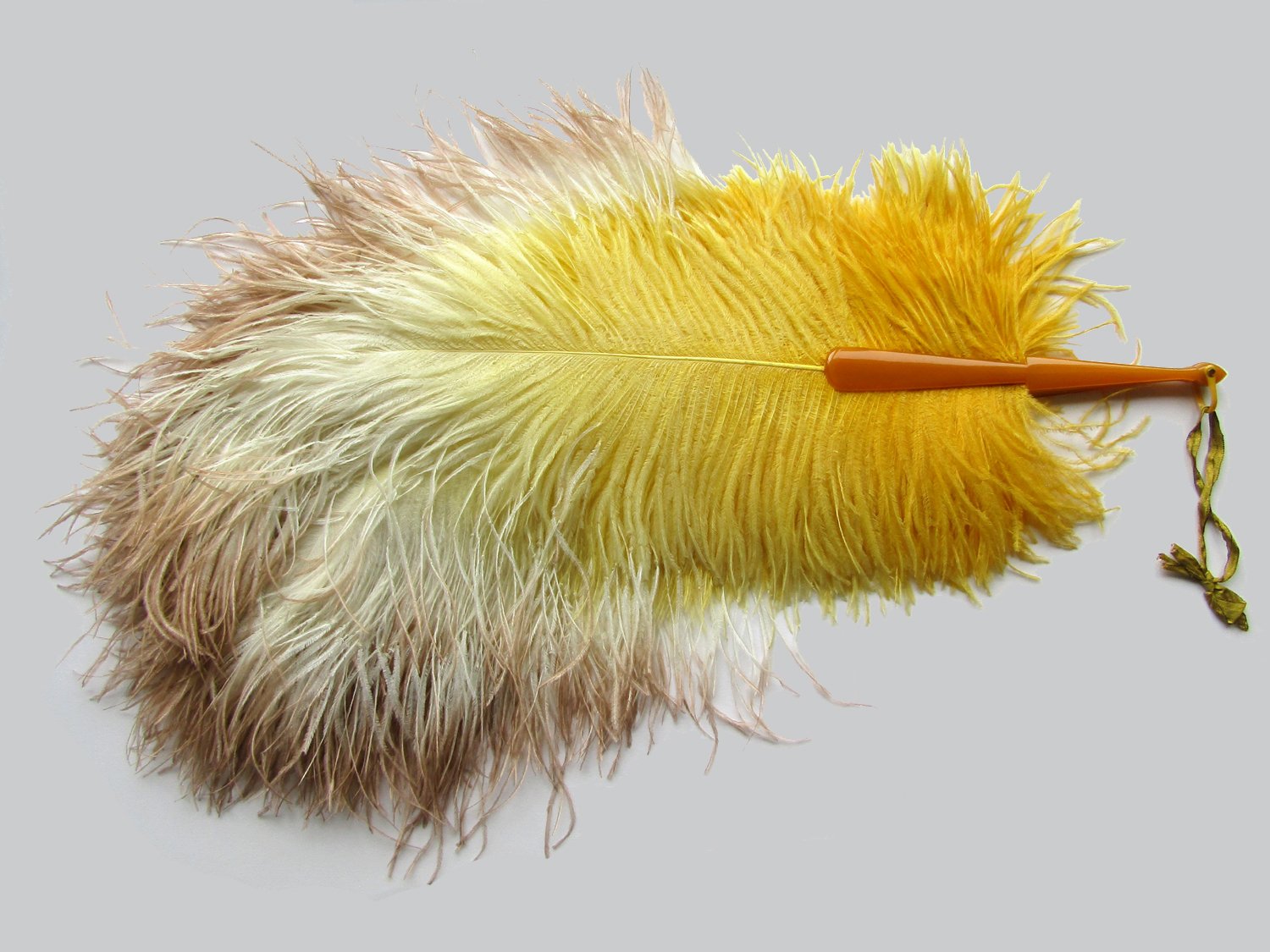 Art-Deco-Ostrich-and-Bakelite-Flapper-Fan-06
