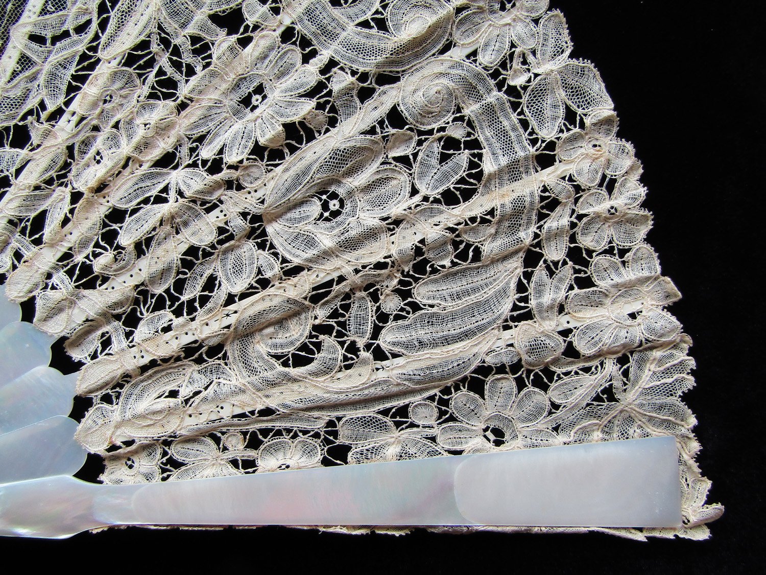 Victorian-Mixed-Brussels-Lace-Fan-03