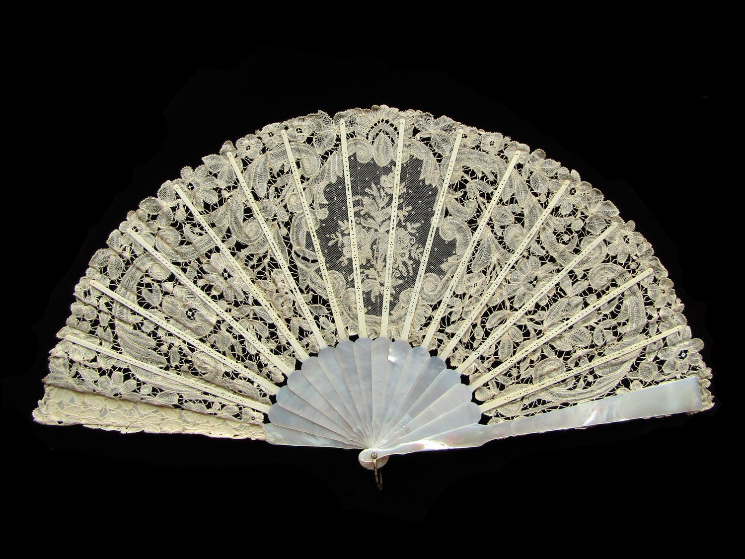 Victorian-Mixed-Brussels-Lace-Fan-05