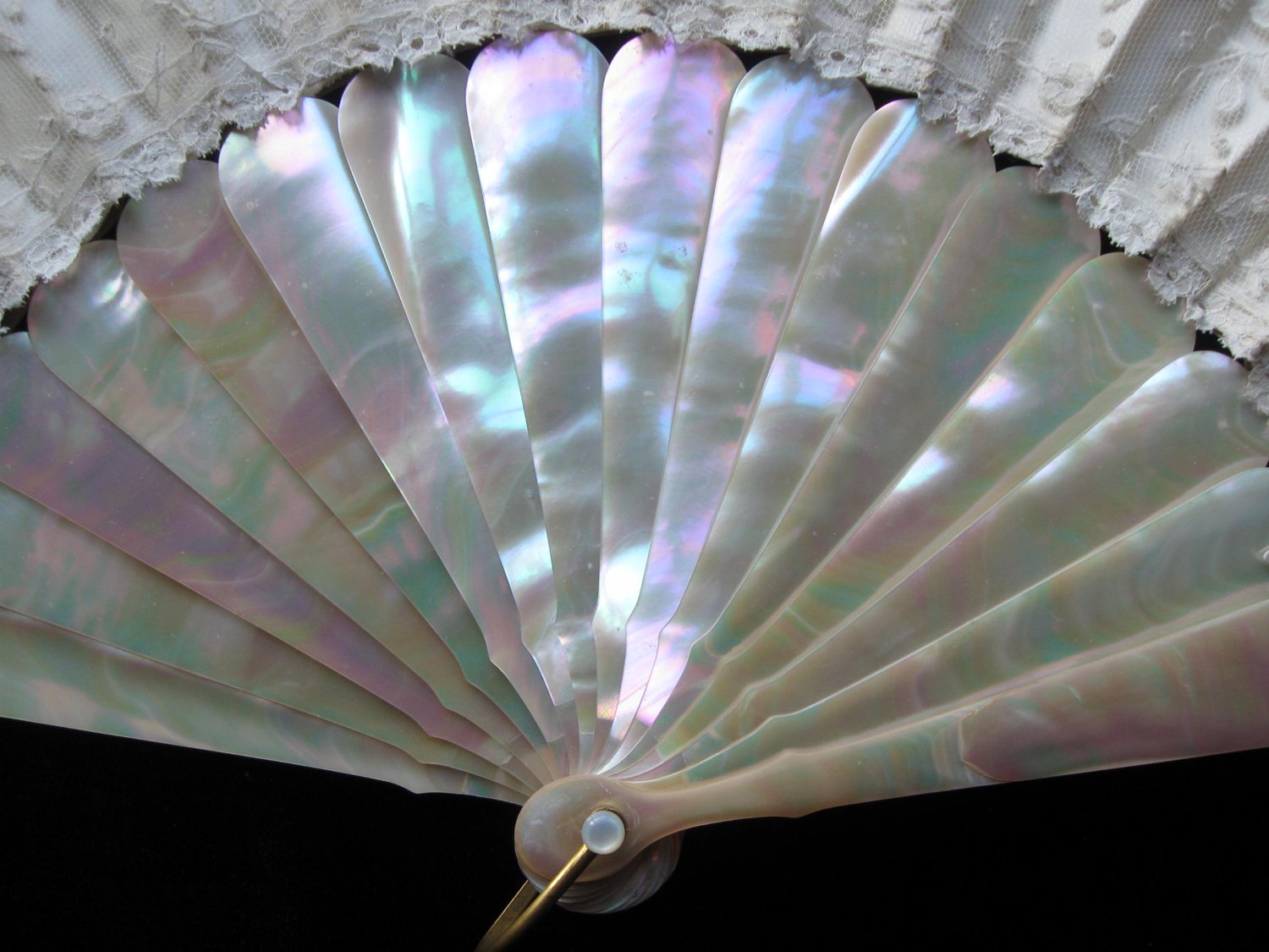 Victorian-Brussels-Lace-Fan-01