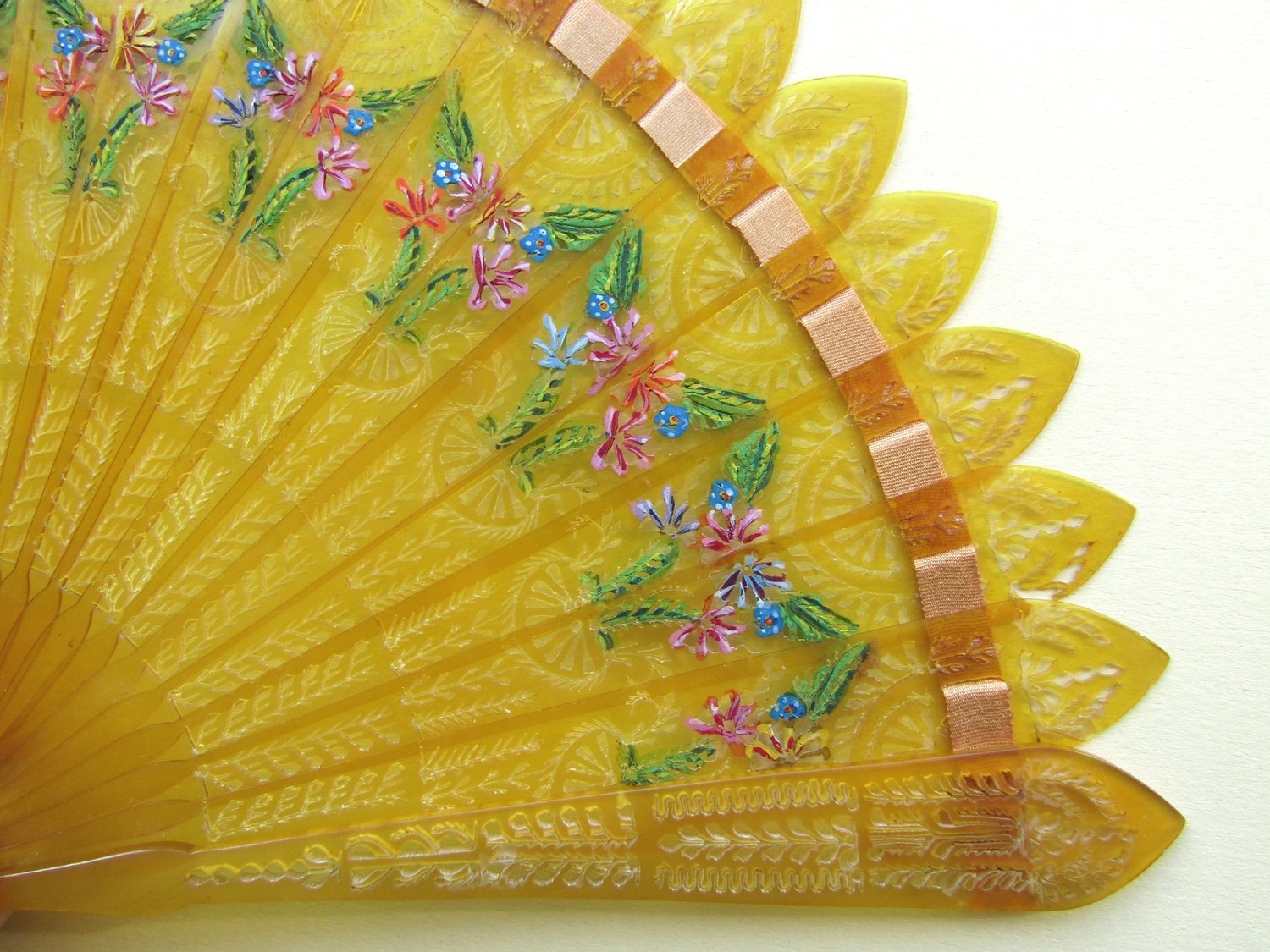 Jane-Austen-Era-Horn-Brise-Fan-03
