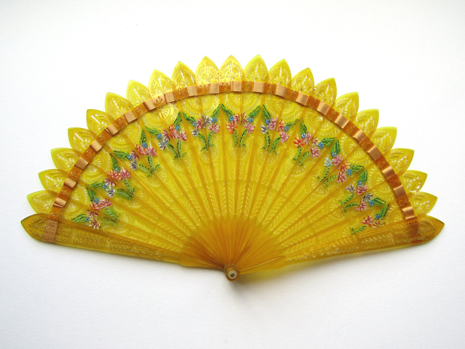Jane-Austen-Era-Horn-Brise-Fan-06