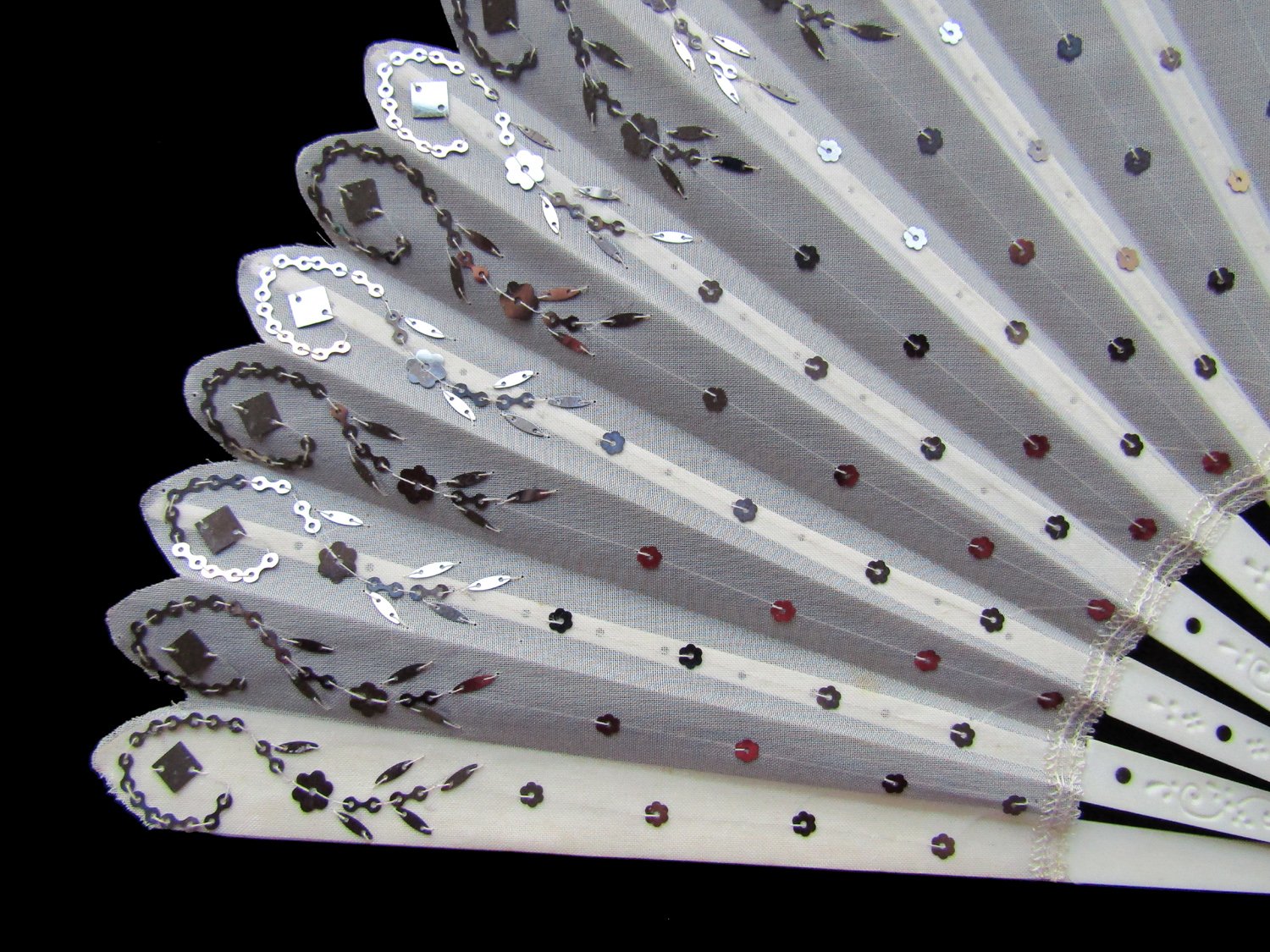Edwardian-French-Sequined Silk-Fan-04