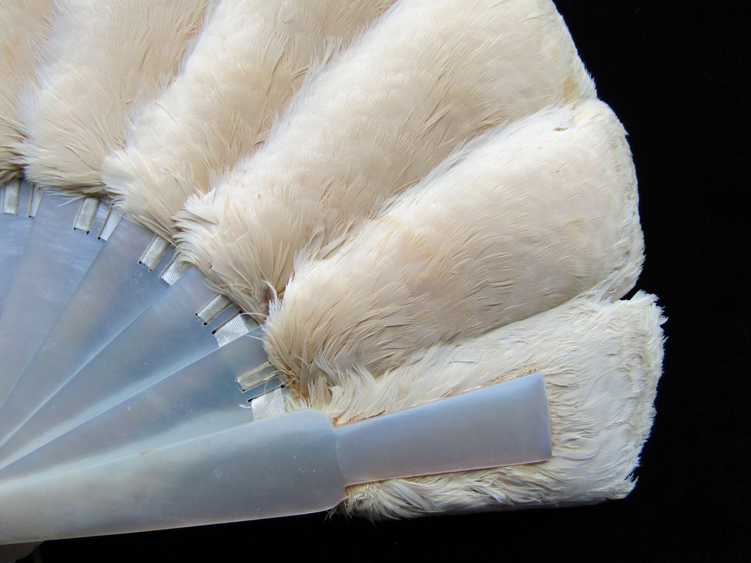 Duvelleroy-Mother of Pearl-Feather-Fan-02