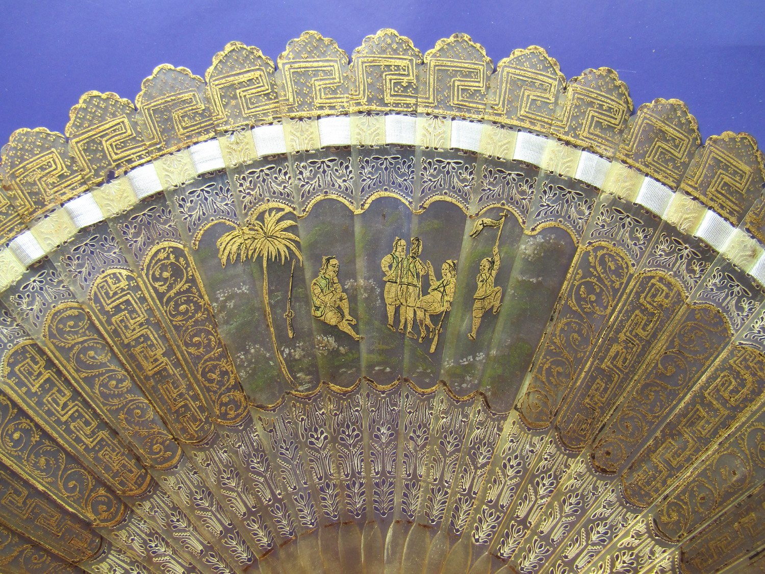 Jane-Austen-Era-Horn-Brise-Fan-05
