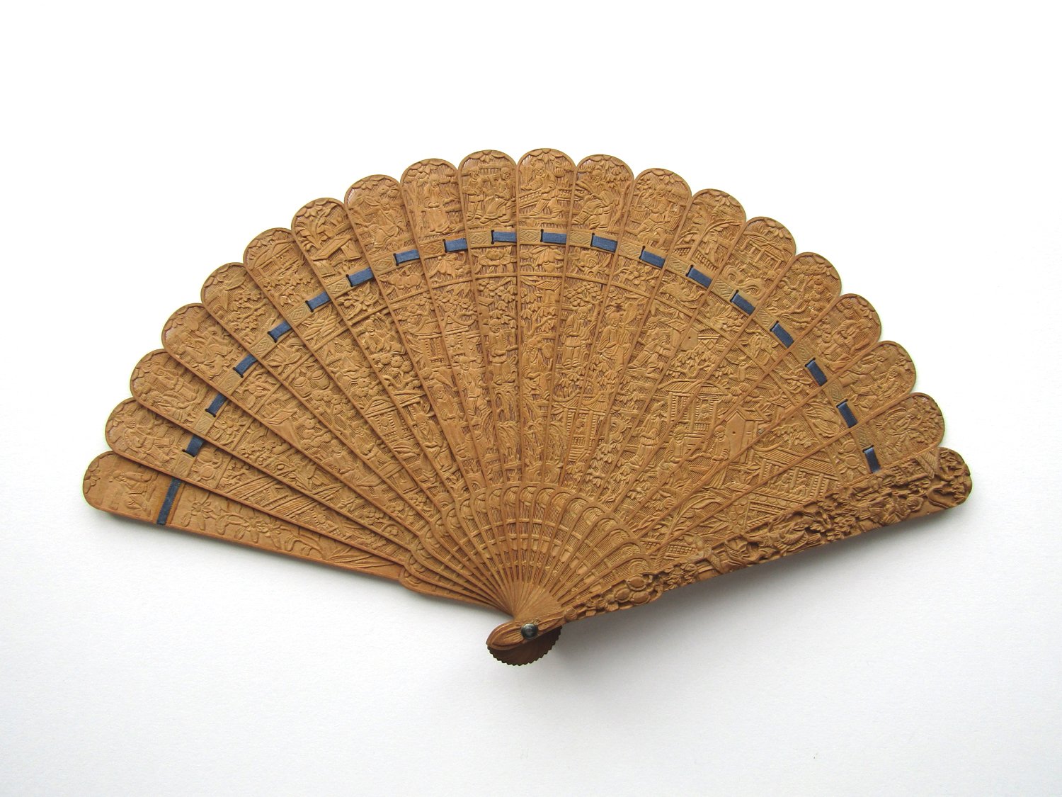 Cantonese-Carved-Sandalwood-Fan-01