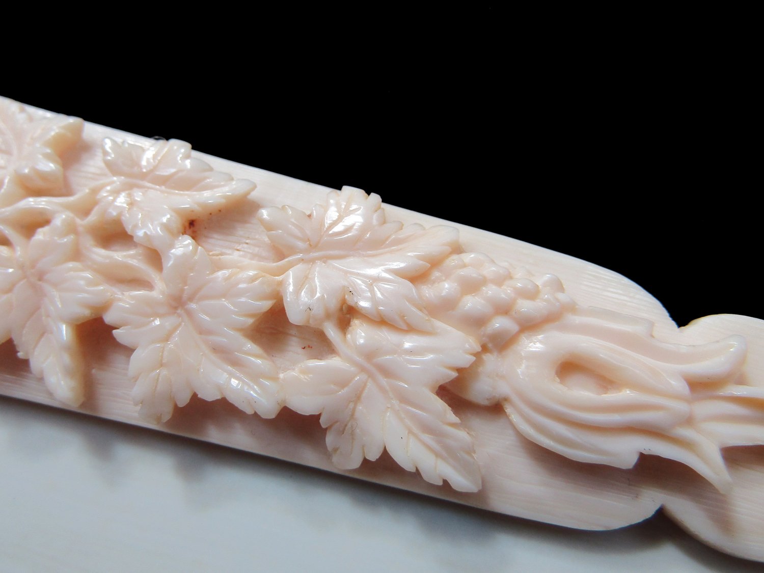 Carved-Dieppe-Brise-Fan-07