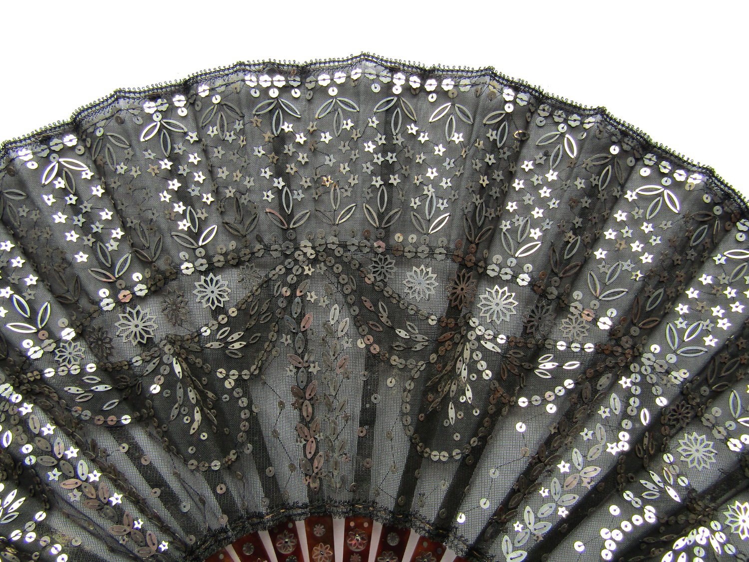Sequined-Silk-and-Tortoiseshell-Fan-05