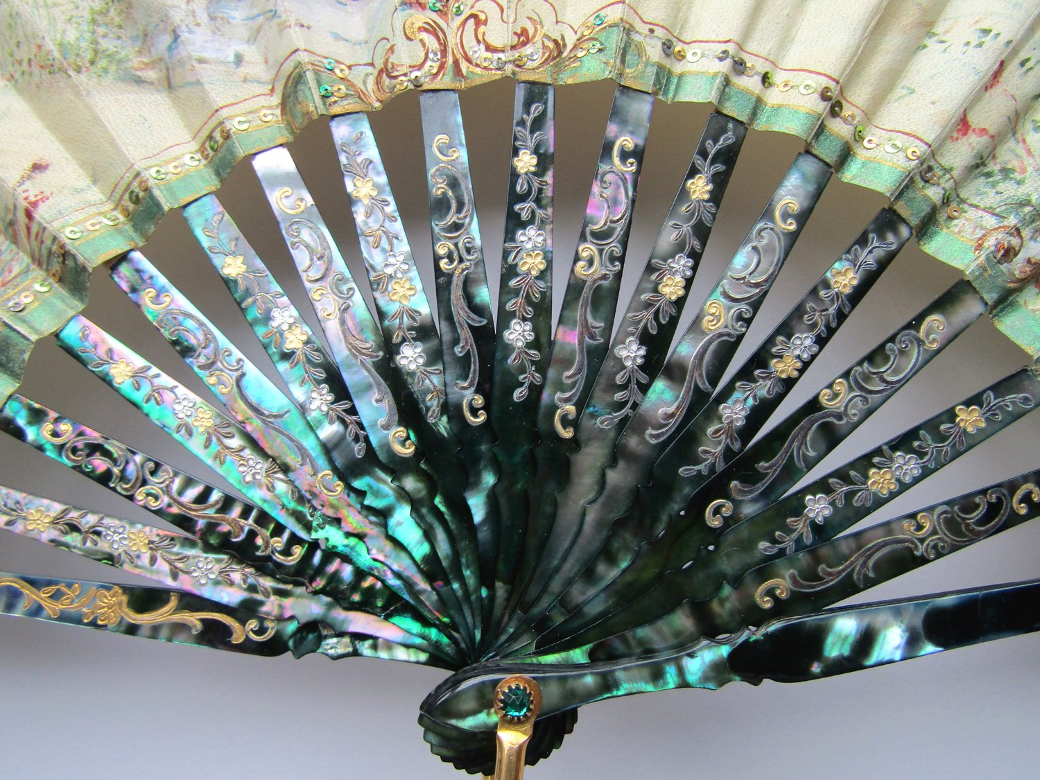 Pink-Victorian-Mother-of-Pearl-Fan-02