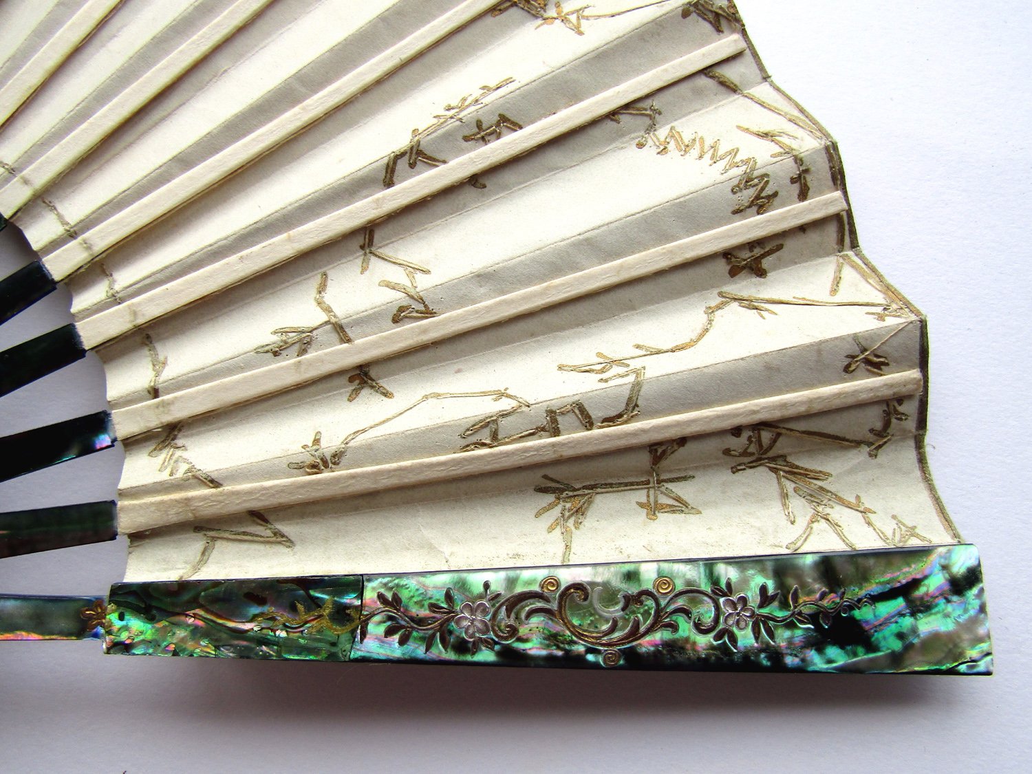 Pink-Victorian-Mother-of-Pearl-Fan-08