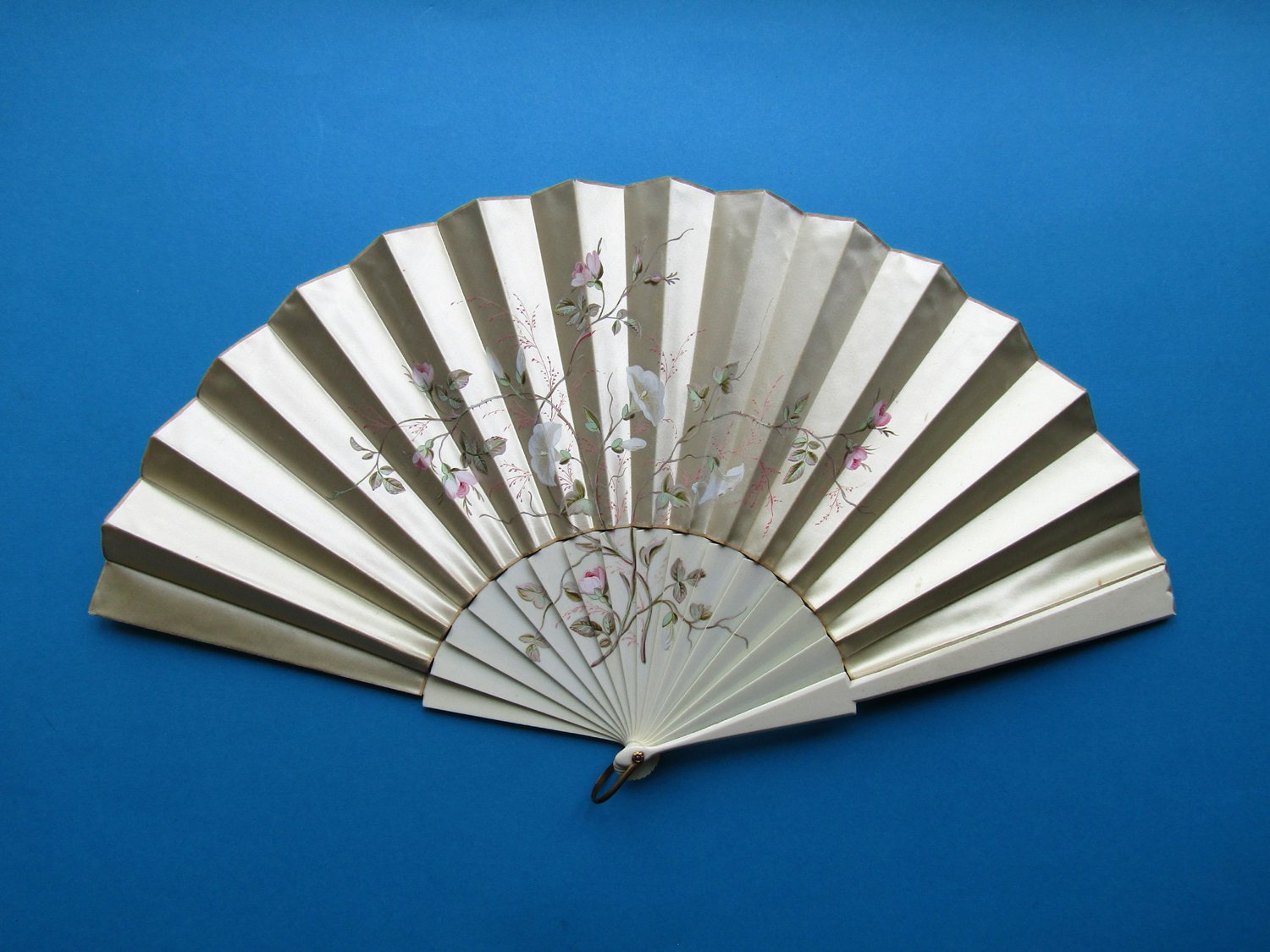 Victorian-Handpainted-Satin-Fan-01